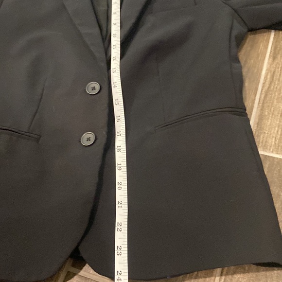 Banana Republic - classic 2 button Black Blazer - Picture 11 of 11